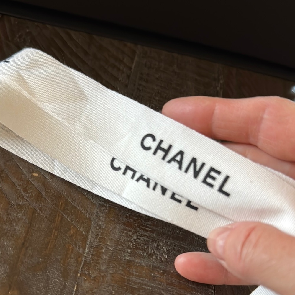 Large CHANEL Black Box with White Camellia Accent - Picture 2 of 15